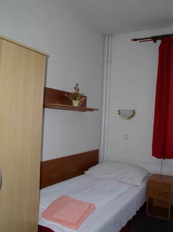 Lazensky Lecebny Dum Praha Luhacovice Room photo